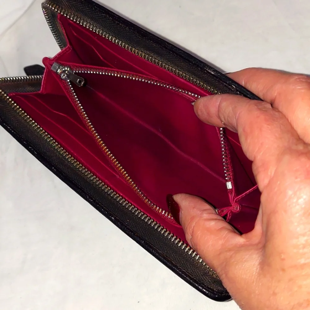 LOEWE Anagram Black Leather Long Zip Around Wallet - Picture 7 of 7
